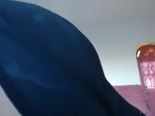 MilkyBossBoobies's Live Sex Cam Show
