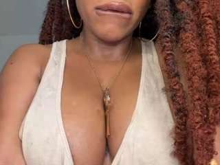 Live cam show with Nia Harriss