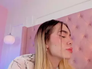 lucy-vega's Live Sex Cam Show