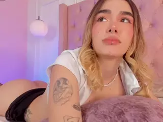 lucy-vega's Live Sex Cam Show