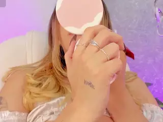 lucy-vega's Live Sex Cam Show
