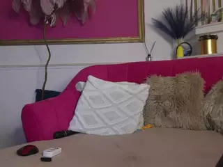 LoriMineli's Live Sex Cam Show