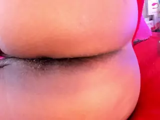 Live cam show with Sophie - Mature on WildCum