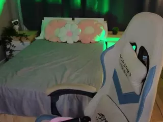 Zelda11's Live Sex Cam Show