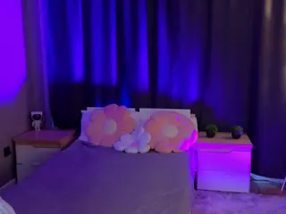 Zelda11's Live Sex Cam Show