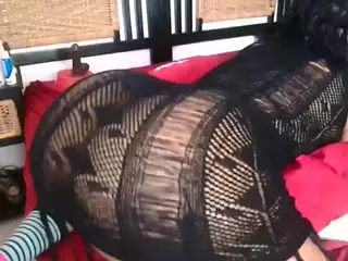 Thickassophiasquirts's Live Sex Cam Show