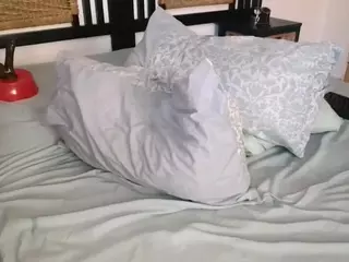 Thickassophiasquirts's Live Sex Cam Show