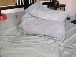 Thickassophiasquirts's Live Sex Cam Show
