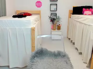 18perfecttits's Live Sex Cam Show