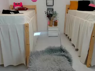 18perfecttits's Live Sex Cam Show