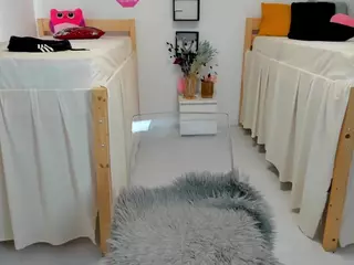 18perfecttits's Live Sex Cam Show