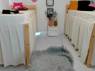 18perfecttits's Live Sex Cam Show