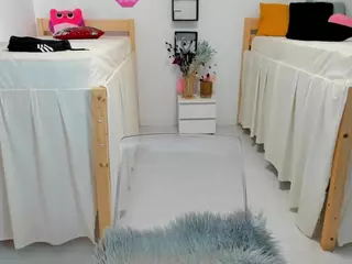 18perfecttits's Live Sex Cam Show