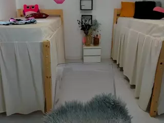 18perfecttits's Live Sex Cam Show