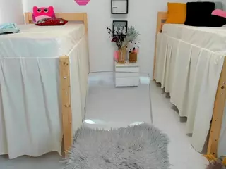 18perfecttits's Live Sex Cam Show