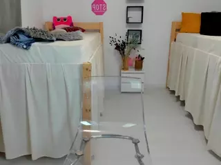 18perfecttits's Live Sex Cam Show