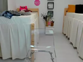 18perfecttits's Live Sex Cam Show