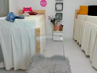 18perfecttits's Live Sex Cam Show