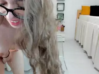 18perfecttits's Live Sex Cam Show