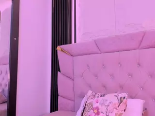 Dominique-110's Live Sex Cam Show