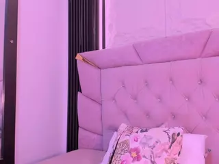 Dominique-110's Live Sex Cam Show