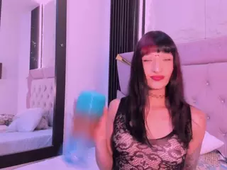 Dominique-110's Live Sex Cam Show