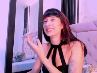 Dominique-110's Live Sex Cam Show