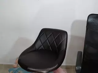 emily69's Live Sex Cam Show