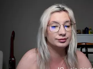 Cinderella07's Live Sex Cam Show