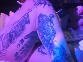 camdoll4u's Live Sex Cam Show