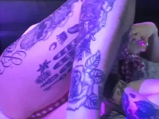 camdoll4u's Live Sex Cam Show