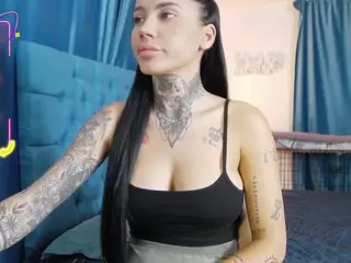 Kendra18's Live Sex Cam Show