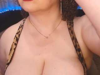 Live cam show with YourBustyKatty