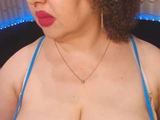Live cam show with YourBustyKatty