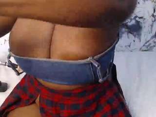 Live cam show with aurora