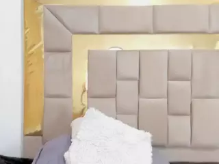 Briana's Live Sex Cam Show