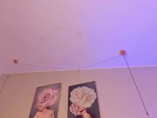 saraa-blonde's Live Sex Cam Show