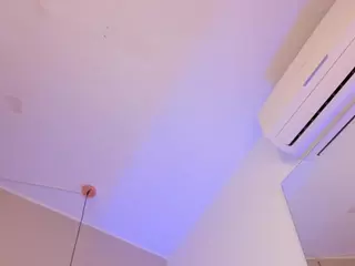 saraa-blonde's Live Sex Cam Show