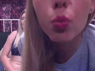 BlondeDolls's Live Sex Cam Show