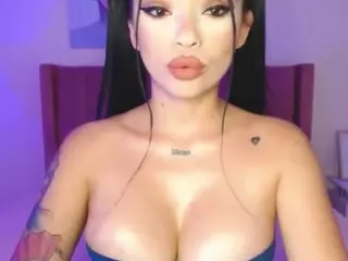 lauraG's Live Sex Cam Show