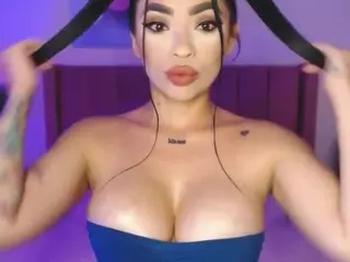 lauraG's Live Sex Cam Show