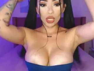 lauraG's Live Sex Cam Show