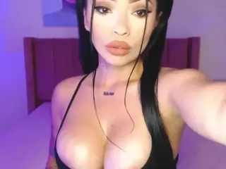 lauraG's Live Sex Cam Show