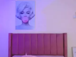 lauraG's Live Sex Cam Show