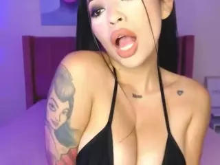 lauraG's Live Sex Cam Show