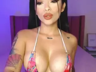 lauraG's Live Sex Cam Show
