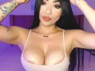 lauraG's Live Sex Cam Show