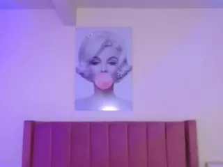 lauraG's Live Sex Cam Show