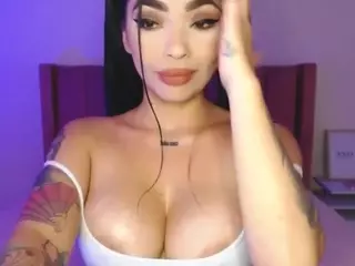 lauraG's Live Sex Cam Show