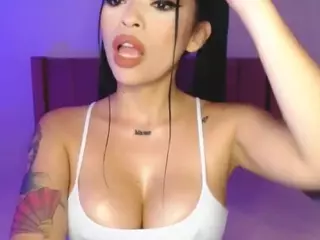 lauraG's Live Sex Cam Show